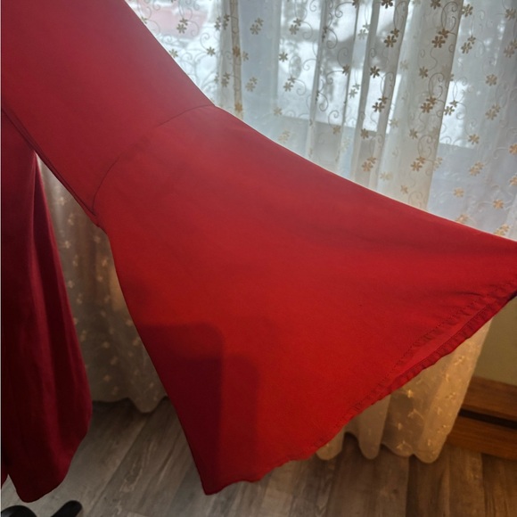 Elegant Red Pleated Blouse 2x - Picture 3 of 4